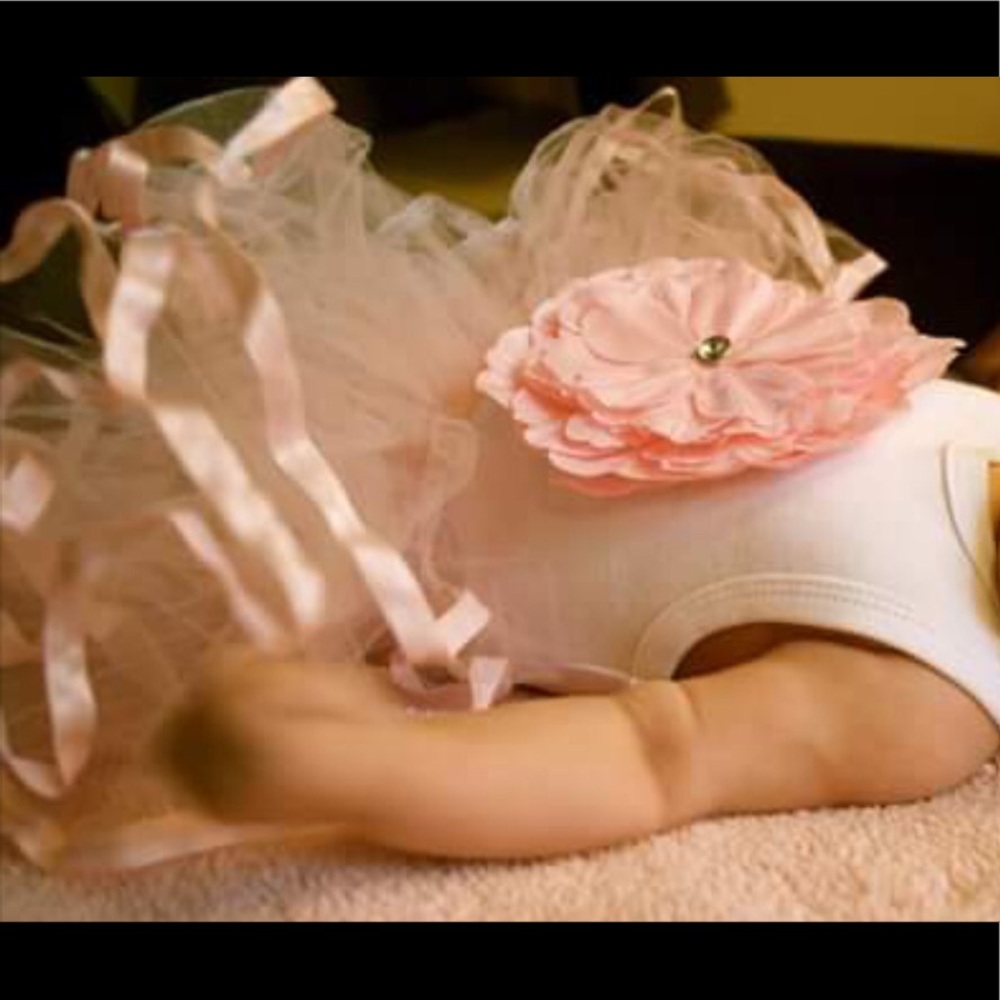 🌺HP 🌺 GORGEOUS satin laced tutu for baby photos